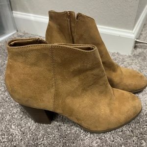 Chestnut booties